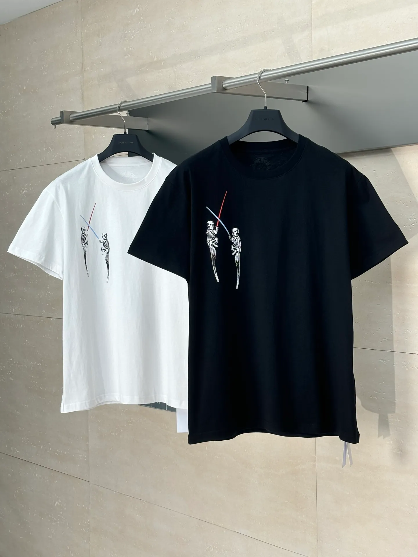 🅿️270 Come Hearts*/Cro Heart 25Ss Star Wars limited short-sleeved T-shirt. The fabric is made of 26-woven 200g cotton. The printing is made of hand-made glue printing. Customized accessories. Size: S/M/L